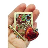 Öğretmen Temalı Abc 123 Kırmızı Elma Taşlı Broş – Renkli Eğitim Sembollü Brooch