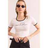 Olalook Kadın Beyaz Kalp Nakışlı Crop Esnek Pamuk Bluz BLZ-19002906