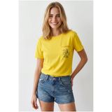 Olalook Kadın Sarı Nakış Cepli Regular Fit Pamuk Tişört TSH-19000994