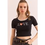 Olalook Kadın Siyah Love Nakışlı Crop Esnek Pamuk Bluz BLZ-19002905