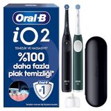 Oral-B iO2 Şarjlı/Elektrikli Diş Fırçası, 2'li Set, Siyah & Orman Yeşili, 2 Fırça Başlığı, Tek Şarjda 4 Haftaya Varan Kullanım, Seyahat Kabı
