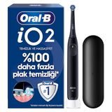 Oral-B iO2 Siyah Şarjlı/Elektrikli Diş Fırçası, 1 Fırça Başlığı, Tek Şarjda 4 Haftaya Varan Kullanım, Seyahat Kabı