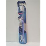 Oral-B Pro-Expert Clinic Ortodontik Soft 35 Yumuşak Diş Fırçası – Hassas ve Nazik Temizlik, Ortodontik Kullanıma Uygun