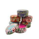 Orret Home 6'lı Metal Kutulu Renkli ve Kokulu Mum Seti – Farklı Renk ve Kokularla Uzun Süre Yanan Dekoratif Mumlar, Rahatlatıcı ve Ferahlatıcı Aromalar, Şık ve Dayanıklı Metal Kapaklı Tasarım, Hediye