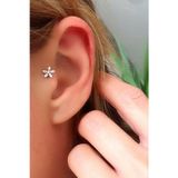 Ose Shop Zirkon Taş Detaylı 925ayar Gümüş Çiçek Figürlü Tragus Helix Kikirdak piercing