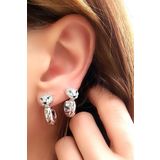 Oseshop Pırlanta Parlaklığında Zirkon Taşlı 925 Ayar Gümüş Üzerine Beyaz Altın Kaplama İtalyan Tasarımı Kaplan Yarım Halka Küpe