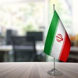 Özgüvenal Iran Masa Bayrağı Direksiz 15 x 22,5 cm