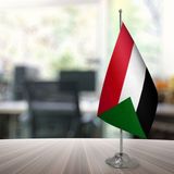 Özgüvenal Sudan Masa Bayrağı Direksiz 15 x 22,5 cm