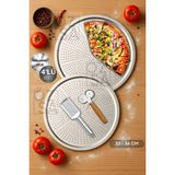 ÖzSa Home 4 Parça Büyük Boy Delikli Pizza Tepsi Seti Lahmacun Tepsisi Peynir Rendesi Pizza Kesici Seti 32-36CM - Gümüş