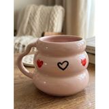 Palto Tasarım Kırmızı Siyah Kalpler Kurdele Tasarımlı El Yapımı Krem Parlak Pembe Bubble Kupa - El Işçiliği Hediyelik Kupa - 300 ml