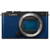 Panasonic Lumix DC-S9E-A Tam Çerçeve Aynasız Kamera, Açık Kapılı Vlog, 24,2 Mp, 6k/4k, 779 Noktalı Pdaf, Görüntü Sabitleme, Lut, 180° Esnek Monitör, 5 Ghz Wi-Fi Mavi, Kamera Gövdesi - Siyah