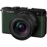 Panasonic Lumix DC-S9NE-G Tam Kare Aynasız Kamera, Açık Kapı Vlogging, 24,2 Mp, 6k/4k, 779 Noktalı Pdaf, Görüntü Sabitleme, Lut, 180° Esnek Monitör, 5 Ghz Wifi, Yeşil, Objektif S-R1840E Ile. - Siyah