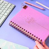 Paperora A5 Spiralli Keten Sert Kapak Süresiz Planlayıcı Ajanda | Haftalık ve Aylık Planlama – Şeker Pembe - 1 Adet