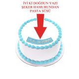 Pasta9 Şeker Hamurundan iyi Ki Doğdun Yazı Mavi Üzerine Beyaz Renk Pasta Süsü