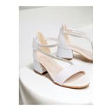 pediashoes Kız Çocuk Beyaz Renk Cırtlı Taşlı Rahat Topuklu Abiye Ayakkabı