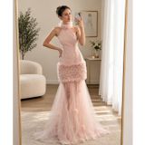 Pembe Halter Yaka Tül Etekli Fırfırlı Abiye Elbise | 3D Çiçek Detaylı, Tül Kuyruklu, Özel Gece Kıyafeti, Kolsuz Tasarım, Uzun Abiye