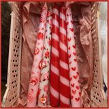 Pembe, Kırmızı, Beyaz Şamdan Mum Seti, Şık ve Zarif Dekoratif Ürünler. - Seçenek 1