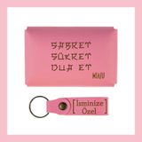 Pembe Renk, Sabret, Şükret, Dua Et, Yazılı İsme Özel, Cüzdan Ve Anahtarlık Set, İstediğine Gönder, Günlük Kullanıma Uygun Set, Bozuk Para Çantası, Nakit ve Kredi Kartı Tutucu