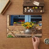 Pencere Önündeki Sarı Çiçekler Tasarımı 240 Parça Ahşap Puzzle Ahşap Kutuda MP01146