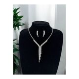 Perle Norie Zarif Taşlı Şık Kolye Ve Küpe Seti – Özel Tasarım, Işıltılı Ve Şık Dokunuş Su Yolu Kolye