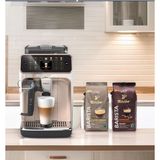 Philips Sıcak-Soğuk 20 Farklı Kahve Renkli Dokunmatik Ekran 5500 SERI Premium Espresso Makinesi EP5543 + 2kg Tchibo Kahve - Beyaz