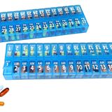 PILL THING Günde İki Adet Aylık İlaç Kutusu Planlayıcı Seti - Öğleden Sonra ve Öğleden Sonra İlaç Düzenleyicisi! Set Bir Ay İçin 2 Düzenleyici İçerir. (Mavi - 31 Gün AM/PM - 1 Paket)