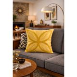 Pilloveland Punch Nakışlı Kırlent Kılıfı - 43*43 Cm - 4 Yaprak Sarı - PNK001