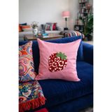 Pilloveland Punch Nakışlı Kırlent Kılıfı - 43*43 Cm - Çilek - PNK001