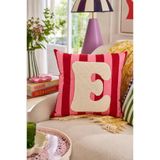 Pilloveland Punch Nakışlı Kırlent Kılıfı - 43*43 Cm - Pembe E Harfi - PNK001