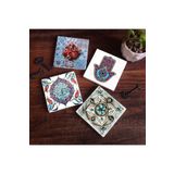 Pinecone Stone Fatma Ana Eli (Hamsa), Çini Sanatı, Nar Taş Bardak Altlığı Seti - 4 Parça - Dekoratif, Rustik Mutfak Aksesuarı, 10x10 cm, Kaydırmaz Tabanlı, Şık ve Dayanıklı SC178