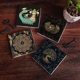 Pinecone Stone Horus'un Gözü, Sri Yantra, Hayat Ağacı, Şahmeran Taş Bardak Altlığı – 4’lü Set, 10x10 cm Dekoratif Masaüstü Koruyucu Doğaltaş Altlık |SC197|