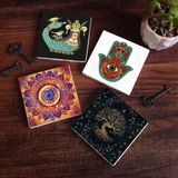 Pinecone Stone Mandala, Fatma Ana Eli (Hamsa), Hayat Ağacı, Şahmeran Taş Bardak Altlığı – 4’lü Set, 10x10 cm Dekoratif Masaüstü Koruyucu Doğaltaş Altlık |SC187|
