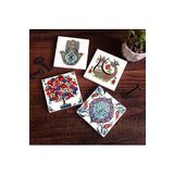 Pinecone Stone Şahmeran, Çini Sanatı, Nar Ağacı, Fatma Ana Eli (Hamsa) Taş Bardak Altlığı Seti - 4 Parça - Dekoratif, Rustik Mutfak Aksesuarı, 10x10 cm, Kaydırmaz Tabanlı, Şık ve Dayanıklı SC186