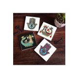 Pinecone Stone Şahmeran, Fatma Ana Eli (Hamsa) Taş Bardak Altlığı Seti - 4 Parça - Dekoratif, Rustik Mutfak Aksesuarı, 10x10 cm, Kaydırmaz Tabanlı, Şık ve Dayanıklı SC226