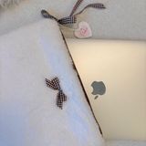 Pinkue Beyaz Peluş Kahverengi Kurdele Detaylı Laptop & Tablet Kılıfı (11 • 13 • 16 Inç Seçenekli) - 11 İnç
