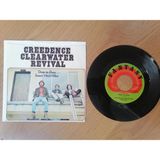 Plakperest Creedence Clearwater Revival – Sweet Hitch-Hiker / Door To Door - 1971 Canada Basım 45 Lik Plak