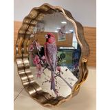 Plus Home Tepsi Ahşap ve Ayna Detaylı Pembe Kuş Desenli Volanlı Yuvarlak Model Büyükboy Renk Antik Eskitme Çap 40 cm - Eskitme Altın