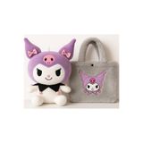 POLLYTOYS PELÜŞ OYUNCAKTA DÜNYA MARKASI Kuromi Mor Peluş Oyuncak 40cm + Peluş Çanta – Hediyelik & Koleksiyonluk