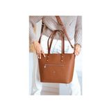Polo Of Colors Geniş Ebatlı Şık Omuz Çantası Uzunluk Ebatı 28 cm Genişlik Ebatı 41 cm - Kahverengi