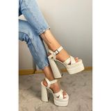 Preshley Kadın Elina Sedefli Beyaz Çapraz Bantlı 15 cm Platform Topuklu Ayakkabı