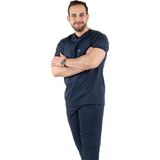 Prof. Adrenaline Erkek Scrubs Tek Üst – Modern V Yaka, Özel Kesim, 3 Cepli, Yumuşak ve Rahat Doktor / Hemşire Forması - Lacivert
