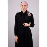 Pudra Pratik Hazır Geçmeli Tesettür Bone Sandy Kumaş Desenli Şifon Kemerli 1305D_06