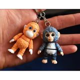 Punch and His Plush Friend - 3D Baskı Tasarımlı Esnek Eklemli Mini Figür anahtarlık - Fidget Toy Stres Oyuncağı ve Hareketli Masaüstü Aksesuarı - Çocuklar ve Yetişkinler İçin Yaratıcı Hediye