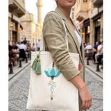 Punch Nakışlı Lotus Desenli Kanvas Tote Çanta, 38x40 cm | Püskül Aksesuarlı, Renkli İşleme, Unalome Motifi, Omuz Askılı, El Yapımı Nakış