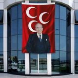 Punto Dizayn Alparslan Türkeş ve 3 Hilal Kırmızı Sancak Bayrağı 140GR Premium Raşel Kumaş 400X600CM