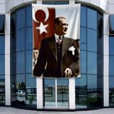 Punto Dizayn Ay Yıldızlı Bayrak Atatürk Portresi Poster Bayrak Raşel Kumal 4x6 metre ATA16