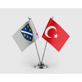 Punto Dizayn Bosna Hersek (1992-1998) Bayrağı ve Türkiye Bayrağı Ikili Saten Masa Bayrağı Takımı