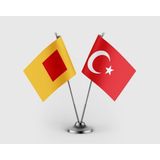 Punto Dizayn Ilhanlılar Devleti ve Türkiye Bayrağı Ikili Saten Masa Bayrağı Takımı
