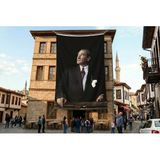 Punto Dizayn Istikbal Göklerdedir Atatürk Portresi Poster Bayrak Premium Raşel Kumaş ATA10