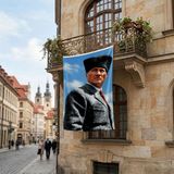Punto Dizayn Kalpaklı Atatürk Portresi Poster Bayrak Premium Raşel Kumaş ATA81